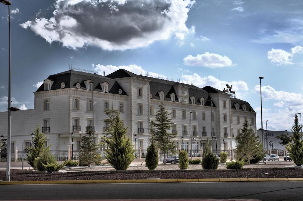 Hotel Santa Isabel Αλμπαθέτε Εξωτερικό φωτογραφία