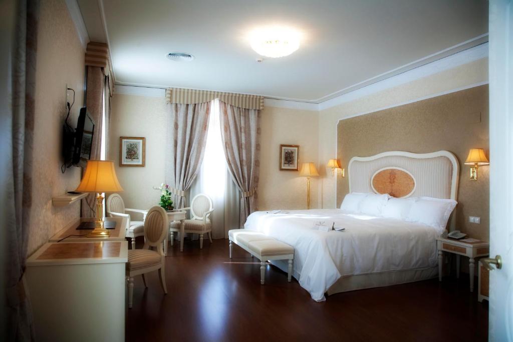 Hotel Santa Isabel Αλμπαθέτε Δωμάτιο φωτογραφία
